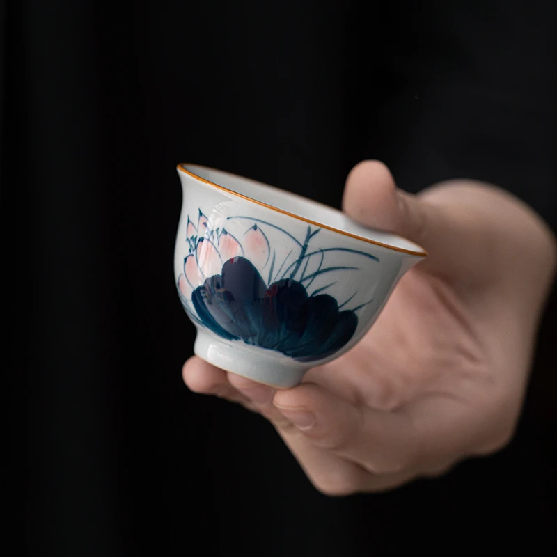 雍南纯手绘荷花陶瓷喝茶杯子单个家用重视品茗杯创意风铃杯茶具