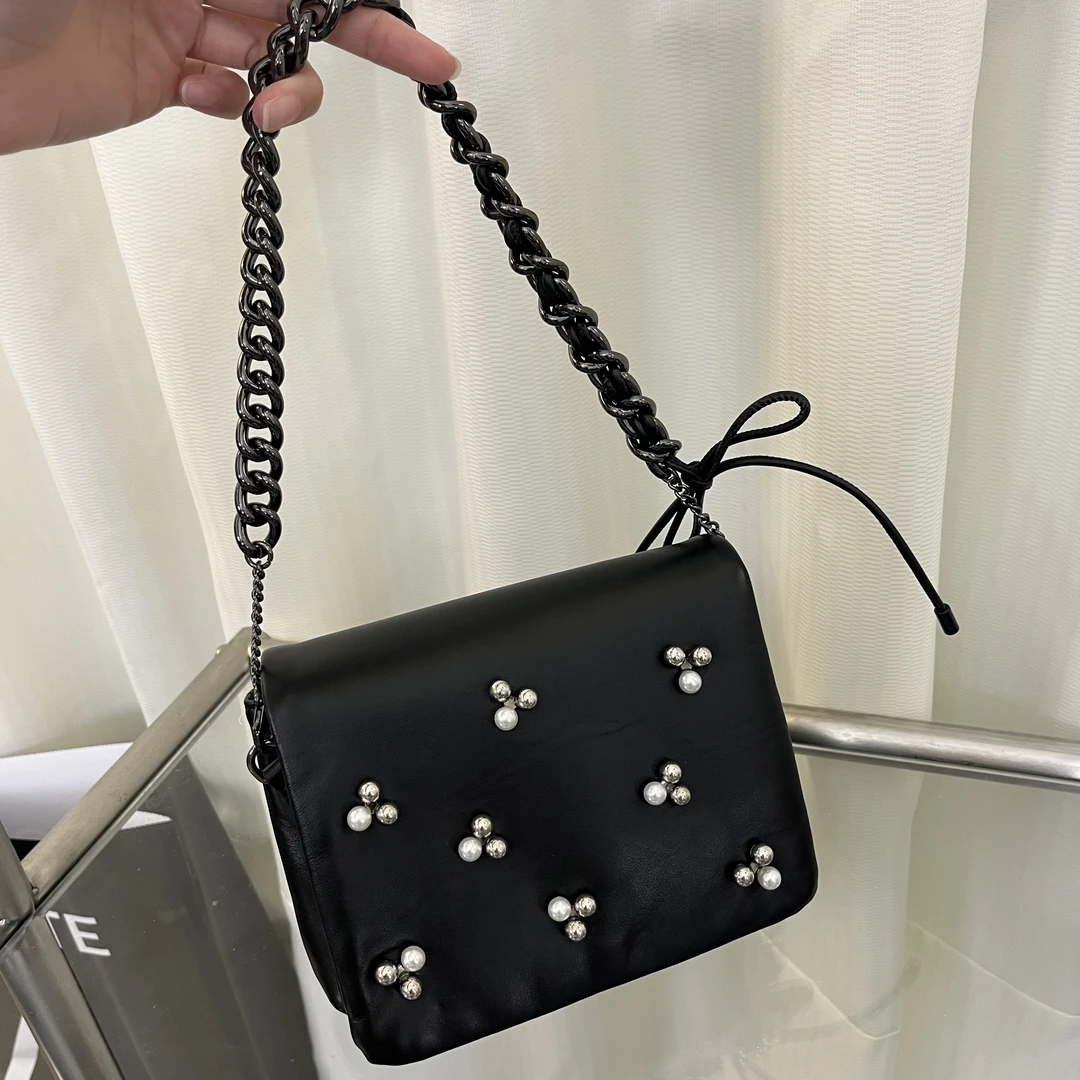 小众头层牛皮重工腋下斜挎小方包