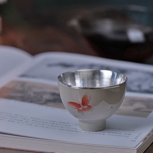 草木灰手绘矾红蝶语银杯瓷包银主人杯手工陶瓷纯手工双层家用当代