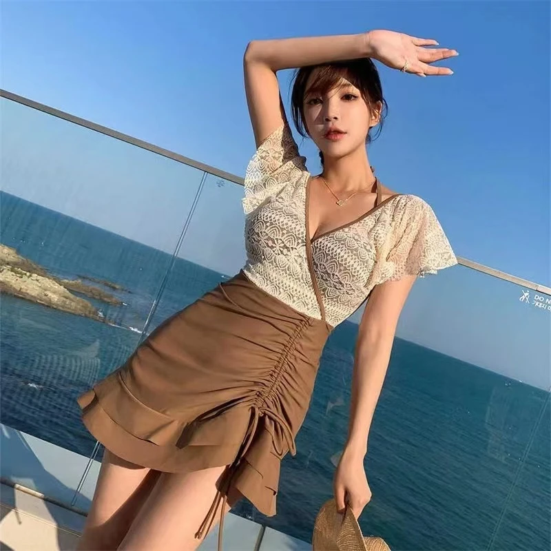 hainisha/海妮莎遮肉显瘦连体平角泳衣带钢托小胸聚拢法式设计