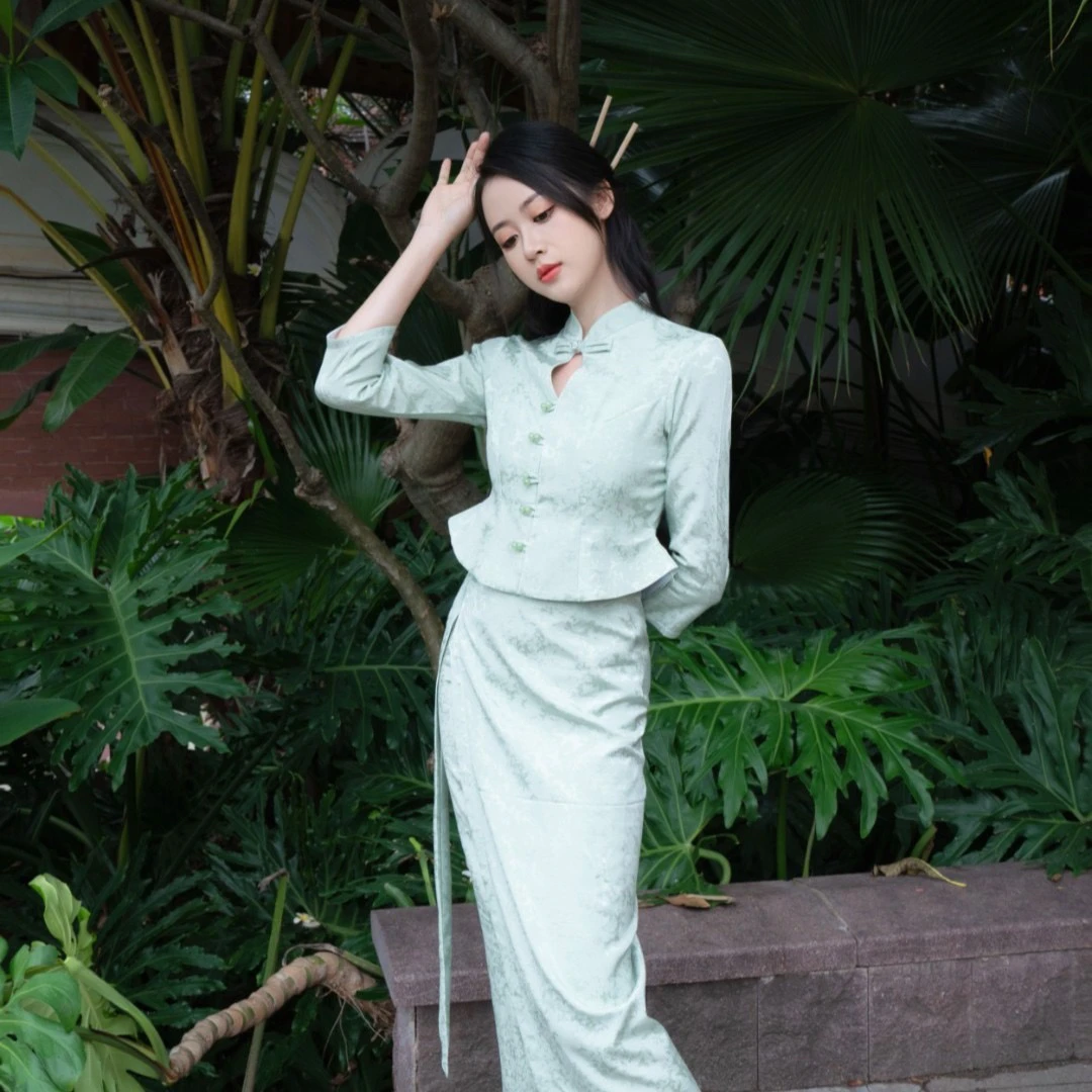 子依同款  新中式莫兰迪显白绿气质套装