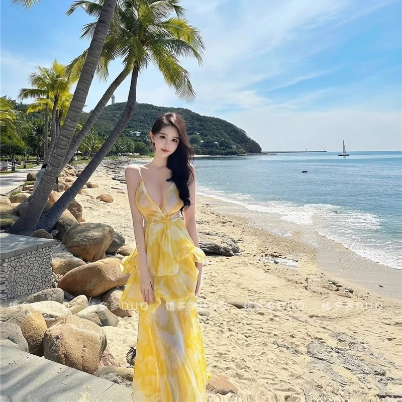 度假风连衣裙碎花吊带裙收腰显瘦裙子仙女超仙洋气蛋糕长裙上衣