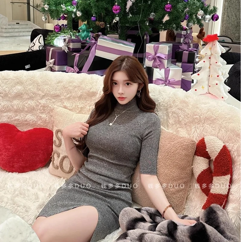 纯欲风紧身显身材连衣裙小个子配大衣冬裙气质半高领针织短裙显瘦