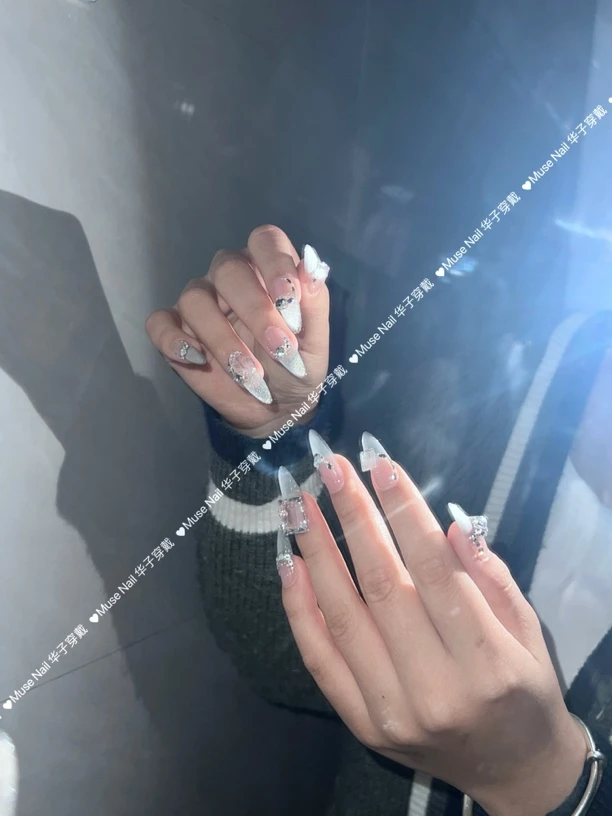 Muse Nail 轻奢施华洛手工定制定制穿戴甲清透猫眼