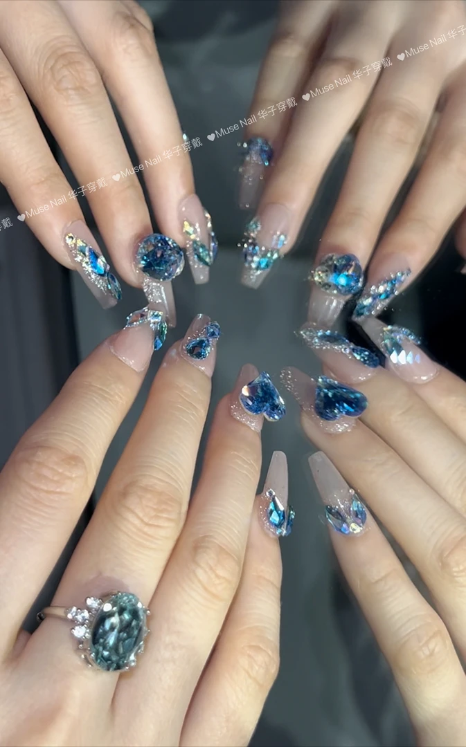 Muse Nail 施华洛手工定制穿戴甲碎钻闪烁蓝清透气质通透肉桂底色