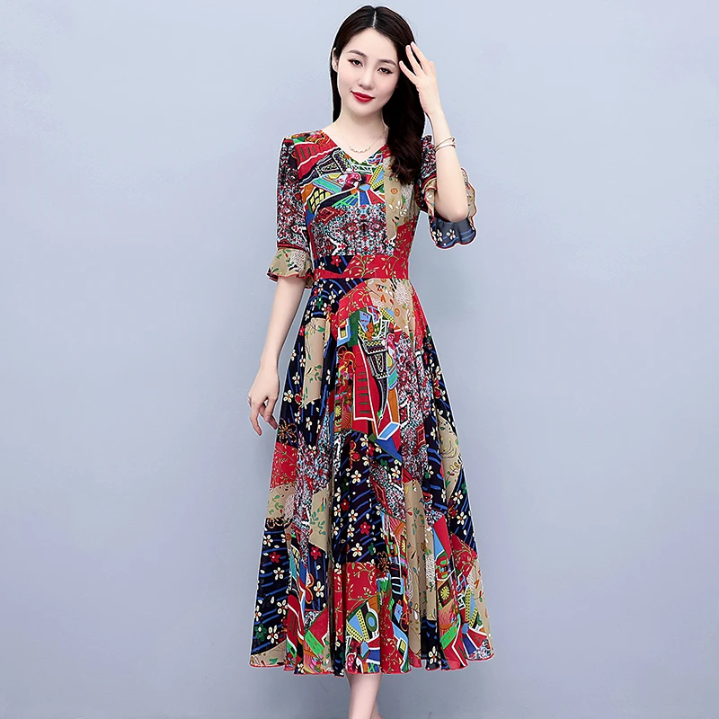 2025夏季新款雪纺碎花连衣裙大码收腰显瘦遮肚长裙度假波西米亚风
