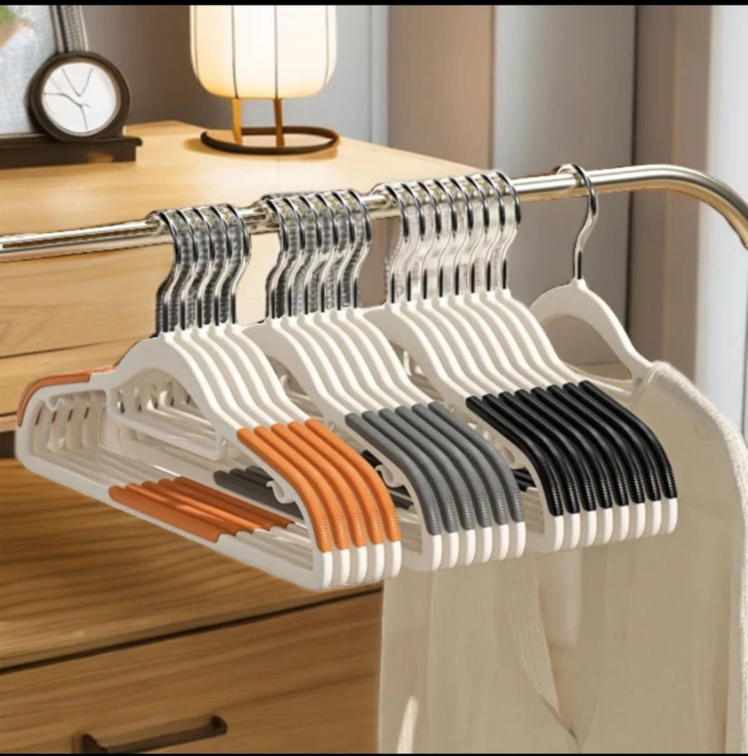 家用整理师轻奢挂衣架防滑女士收纳师日式环保无痕植绒衣架防肩角