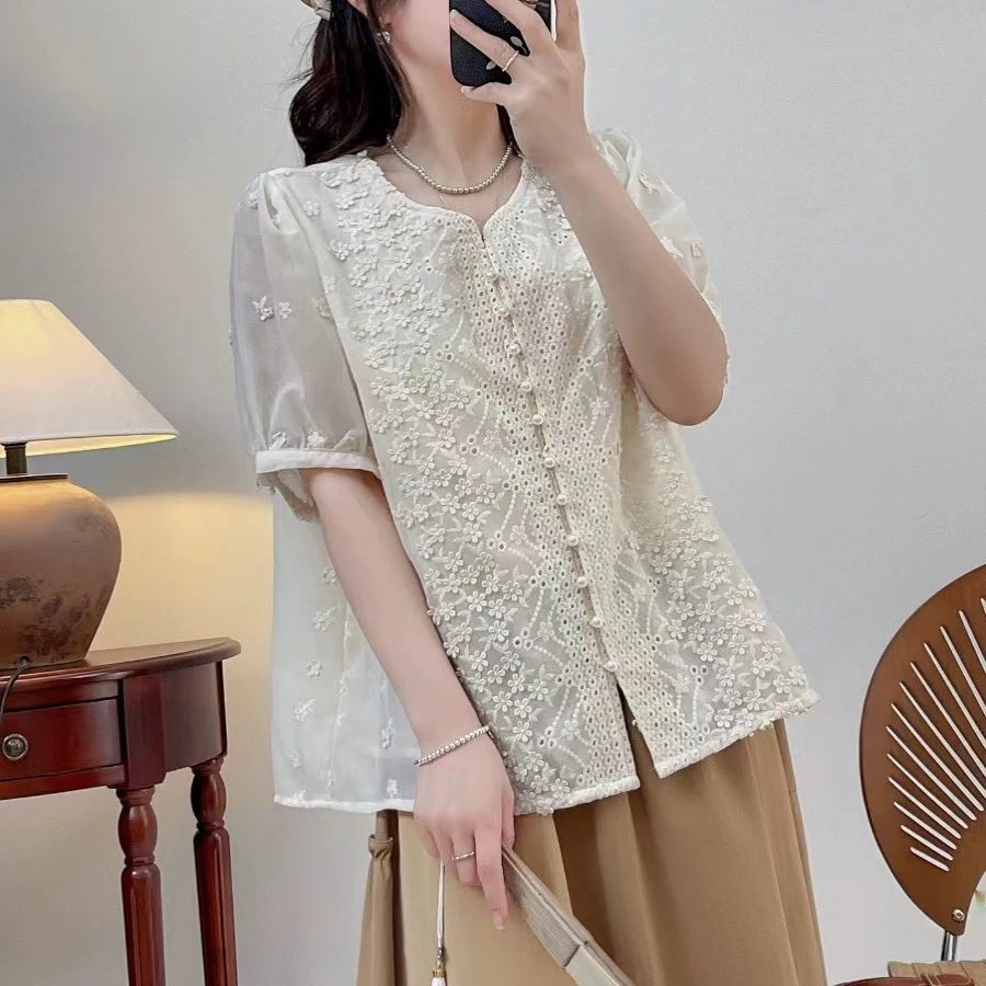 小慧慧家镂空设计拼接立体花花珍珠扣气质法式衬衣