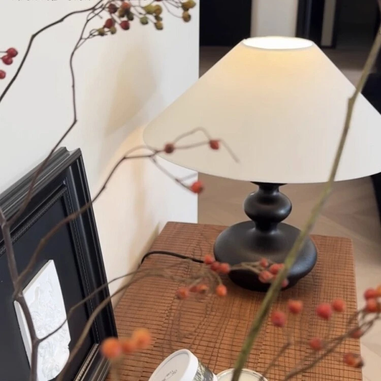 艺术温馨简洁大方木制法式复古卧室新中式侘寂风主卧床头灯台灯