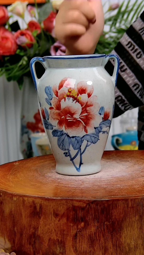 【闪购商品】罐双耳瓶【红牡丹】