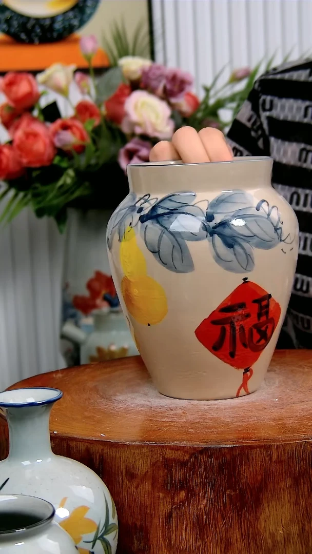 【闪购商品】罐浅黄泥立口花瓶【福】字微瑕