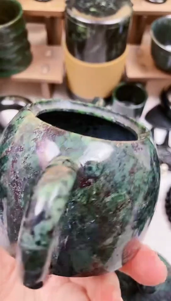 【闪购商品】蛇纹石玉平底壶和两个杯未镶嵌平底壶和两个杯