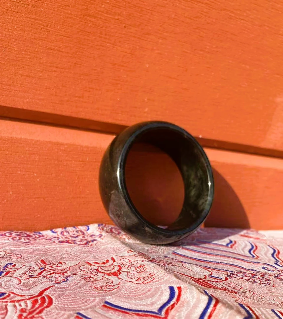 天然药王石玉宽版手镯