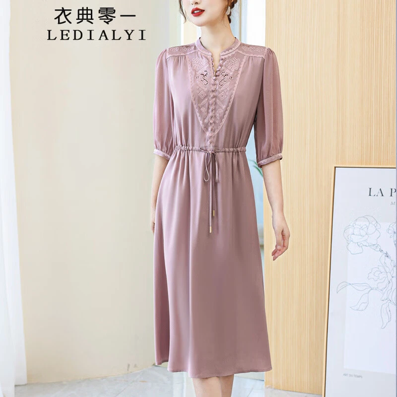 缎面五分袖重磅真丝连衣裙2025新款夏季女装刺绣妈妈桑蚕丝裙子