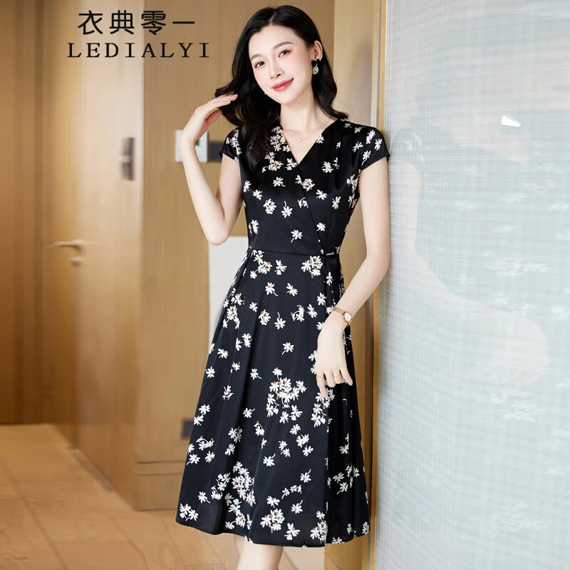 杭州真丝连衣裙女2025夏季新款气质高端印花v领品牌黑色桑蚕丝绸