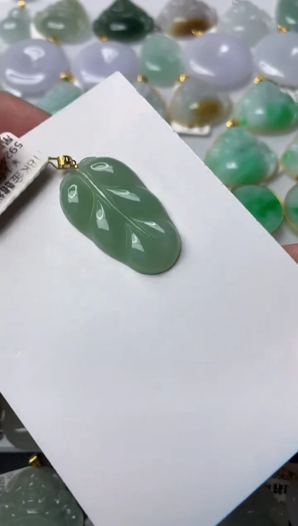 【闪购商品】翡翠颈饰18K金镶嵌6..........