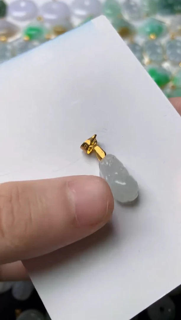 【闪购商品】翡翠颈饰合金9..........