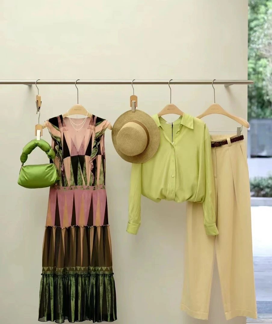 【现 2281灰色褶皱短袖上衣】--姐妹服装2店