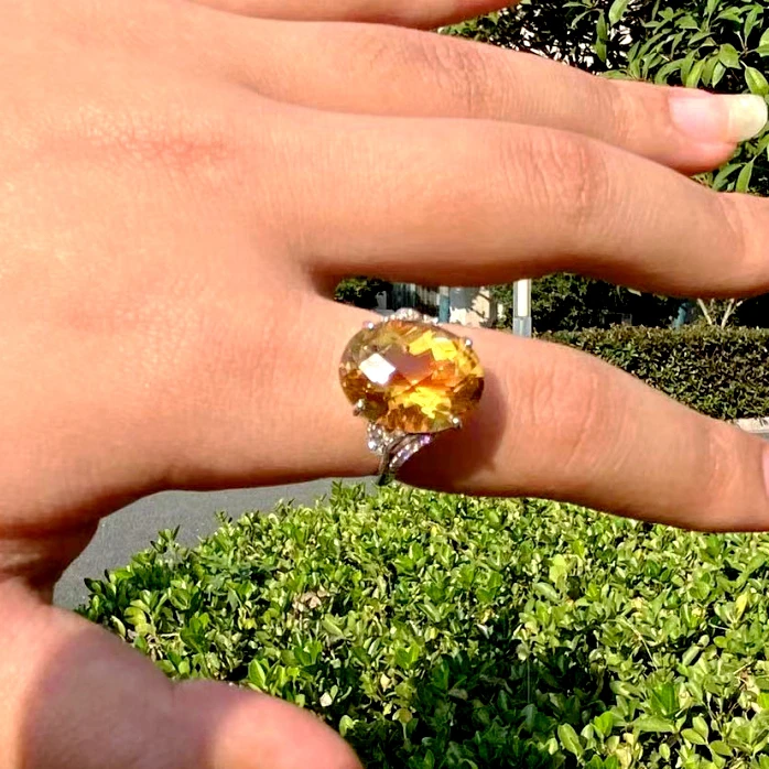 纯天然巴西浓黄色黄水晶戒指蛋形12mmx16mm全净玻璃体