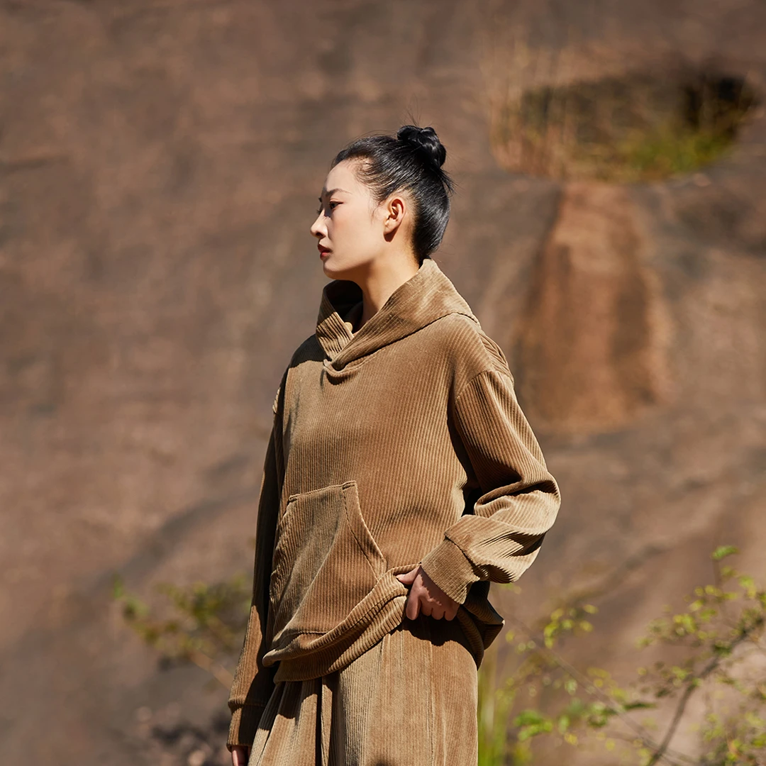 布伊轨道休闲百搭卡其色卫衣T5266D