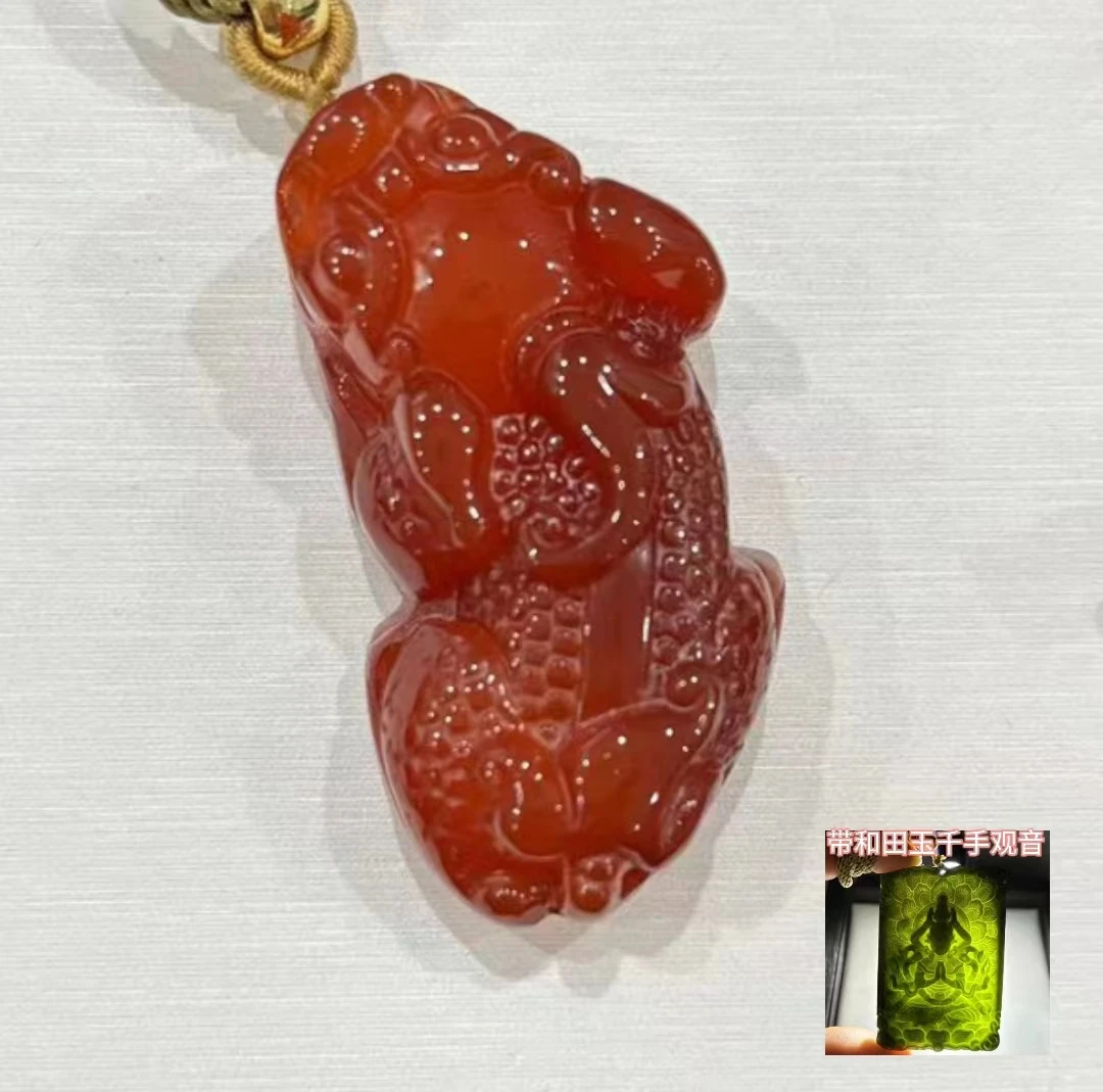 红貔貅 吊坠 玛瑙 带千手观音 带礼盒 CKR2