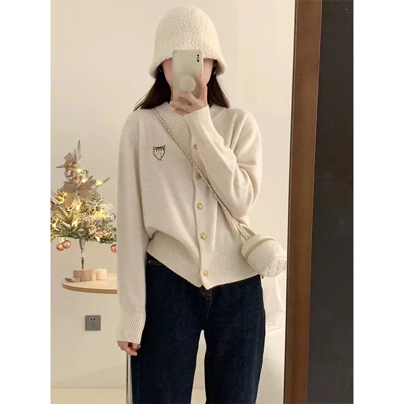 春秋刺绣叠穿针织开衫短款外套秋冬季外搭长袖毛衣女上衣