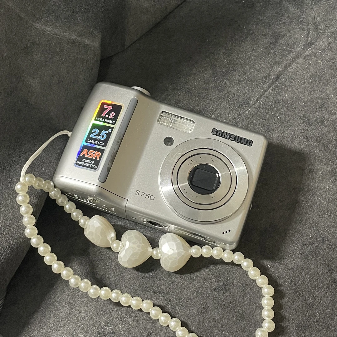 9新 Samsung/三星 三星s750 银色 成色不错 无瑕疵福利机