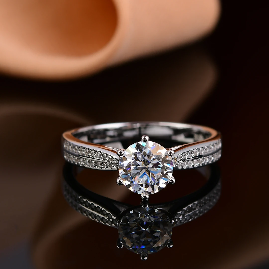 【宝石艺苑】星光皇后时尚轻奢双排镶钻婚戒