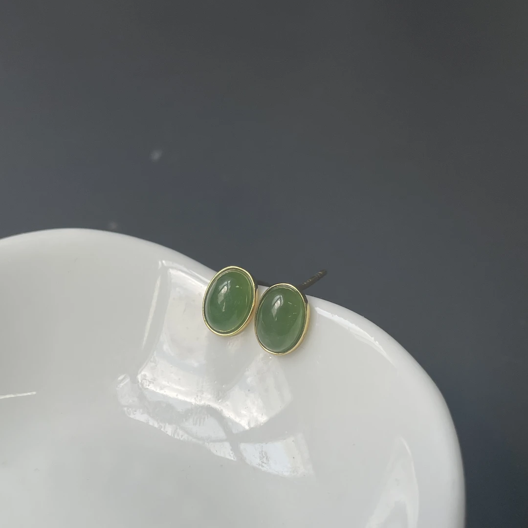 碧玉蛋面约5*7mm银镀金色精致耳钉