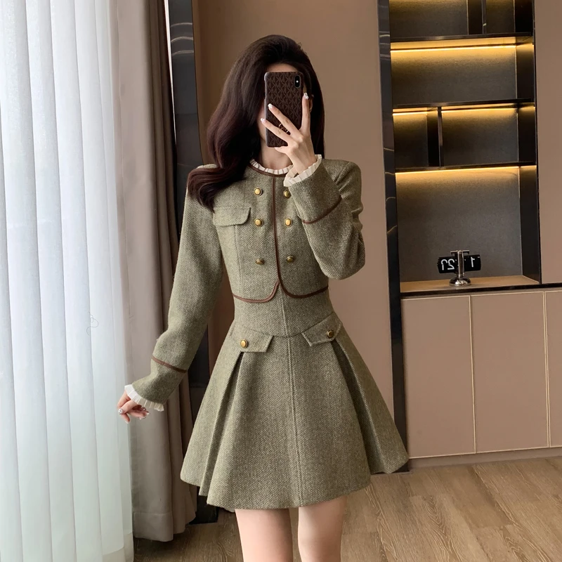 秋冬新款法式复古小香风毛呢连衣裙女装小个子时尚显瘦气质百褶裙