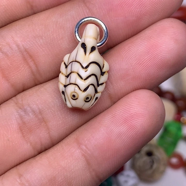 琉璃颈饰藏传小元素