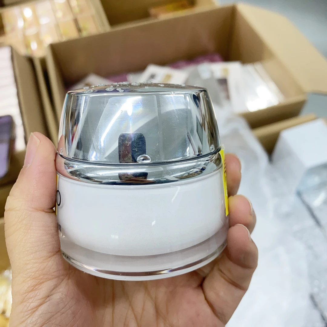 【堂堂家】水光素颜霜50克（壳子比较软容易压伤介意勿拍）