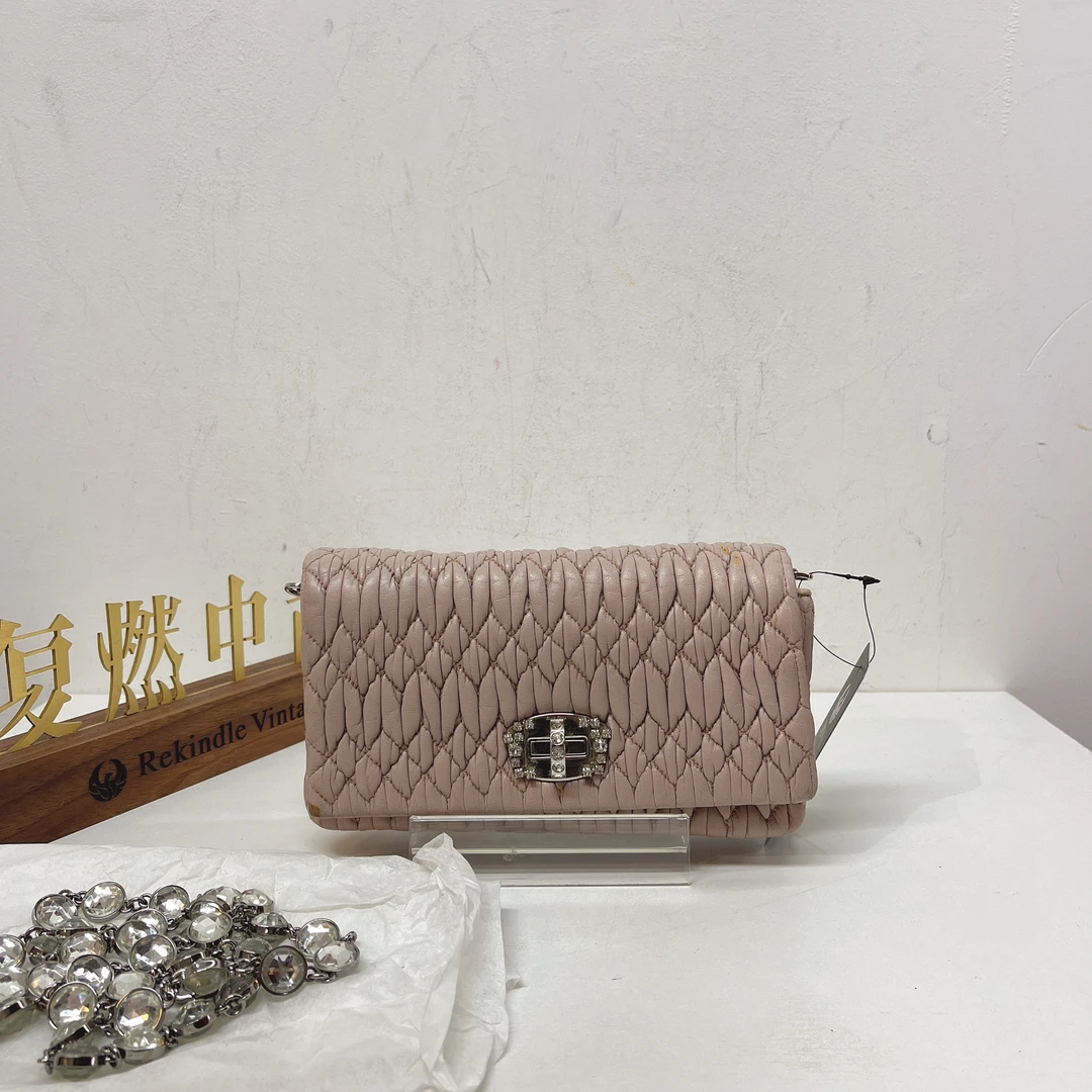 95新 MIU MIU/缪缪 复燃精选/miumiu 粉色褶皱全皮款宝石链条包