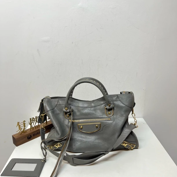 95新 Balenciaga/巴黎世家 复燃精选/巴黎世家 灰色金扣中号机车