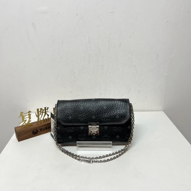 95新 MCM 复燃精选/MCM 黑银链条信封包