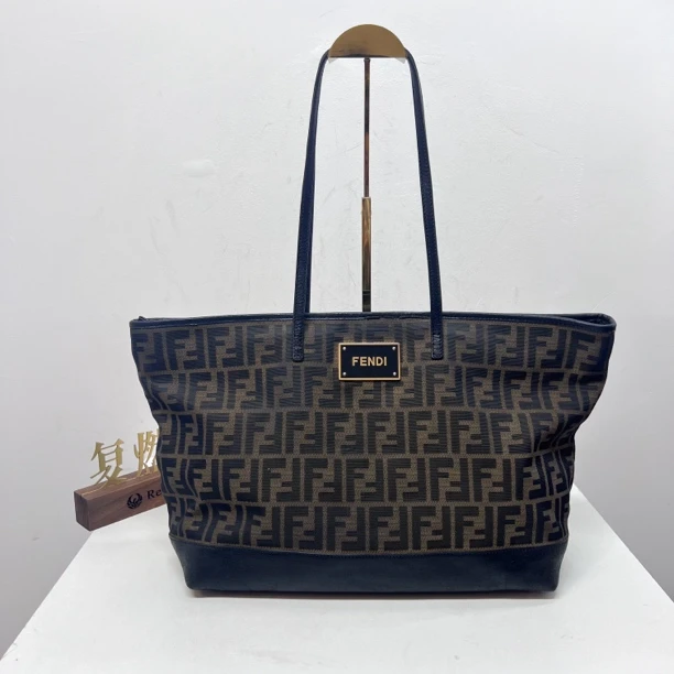95新 FENDI/芬迪 复燃精选/芬迪 老花logo托特包