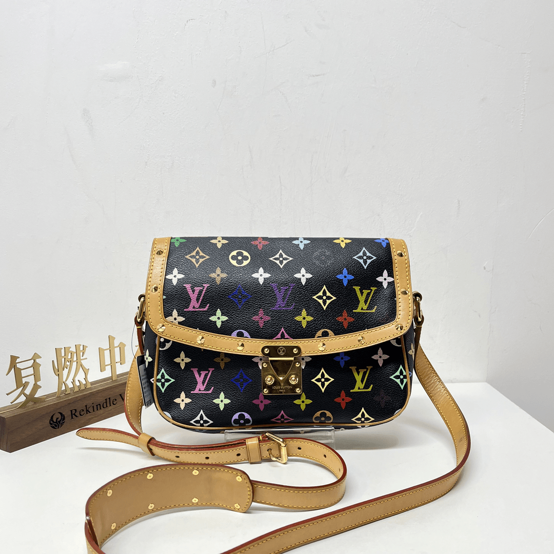 95新 LouisVuitton/路易威登 复燃精选/LV 黑三彩铆钉翻盖邮差包