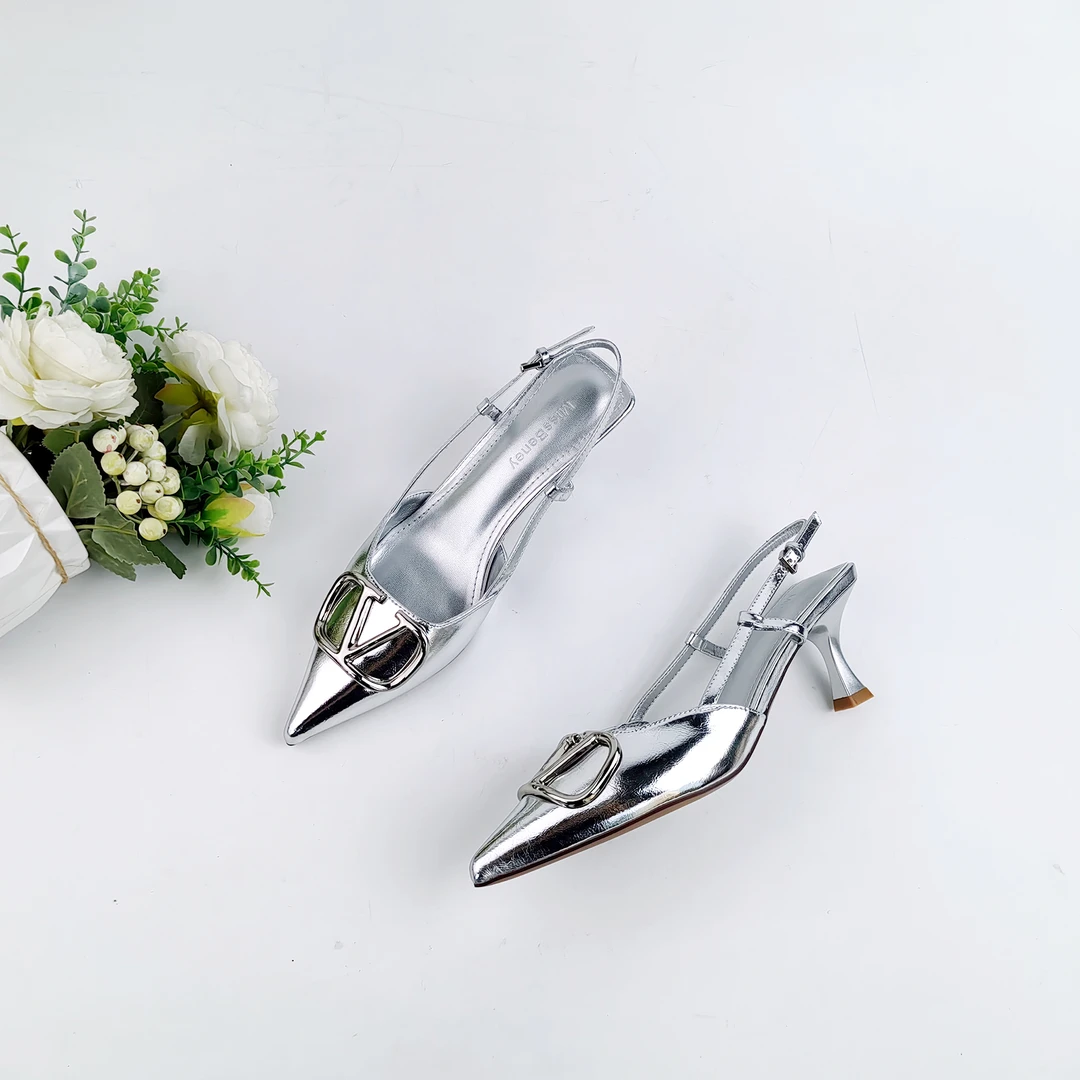 2024夏季新款法式小众尖头气质时尚设计感仙女风女包头凉鞋6863-6