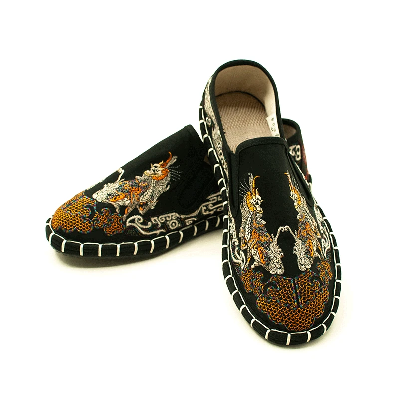 布仆绣艺老北京布鞋千层底男女同款百搭时尚国潮春秋款铠甲麒麟