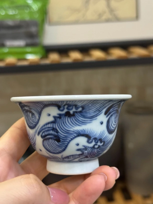 手绘青花仿元主人杯