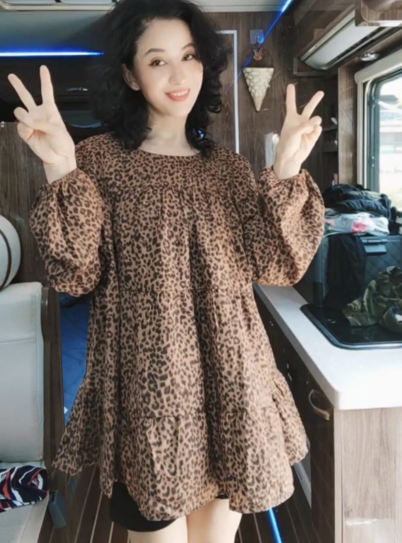 清风酷女郎休闲豹纹上衣