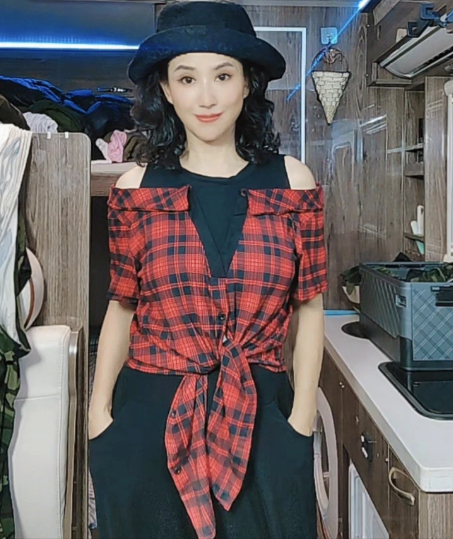 清风酷女郎红格子休闲系带短袖衬衫