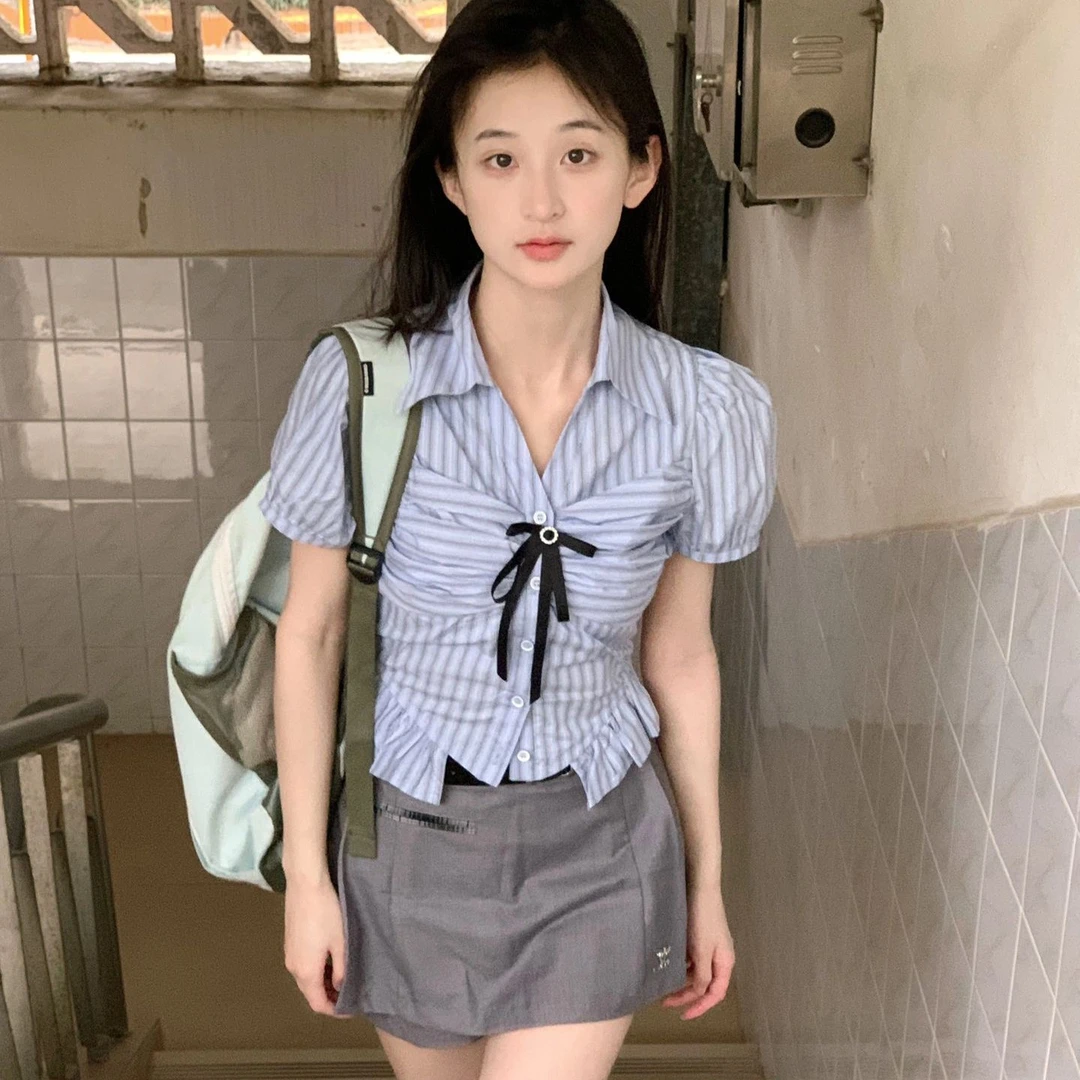 夏季新款学院风辣妹条纹衬衫上衣设计感收腰显瘦短袖加裙子拼接