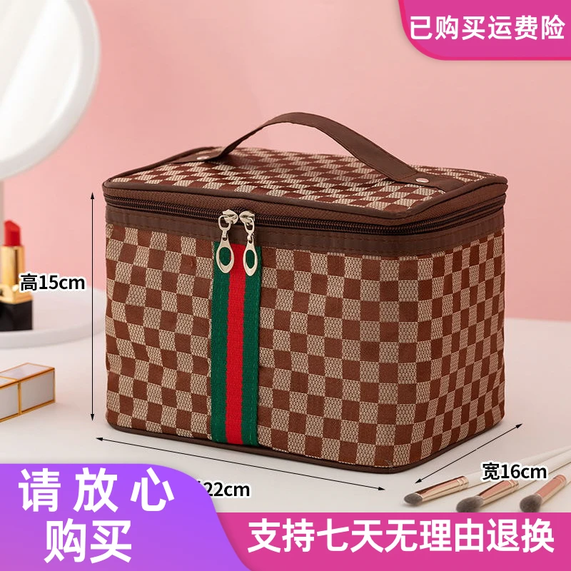 2023新款大容量旅行化妆包收纳袋大号网红便携经典随身包多功能