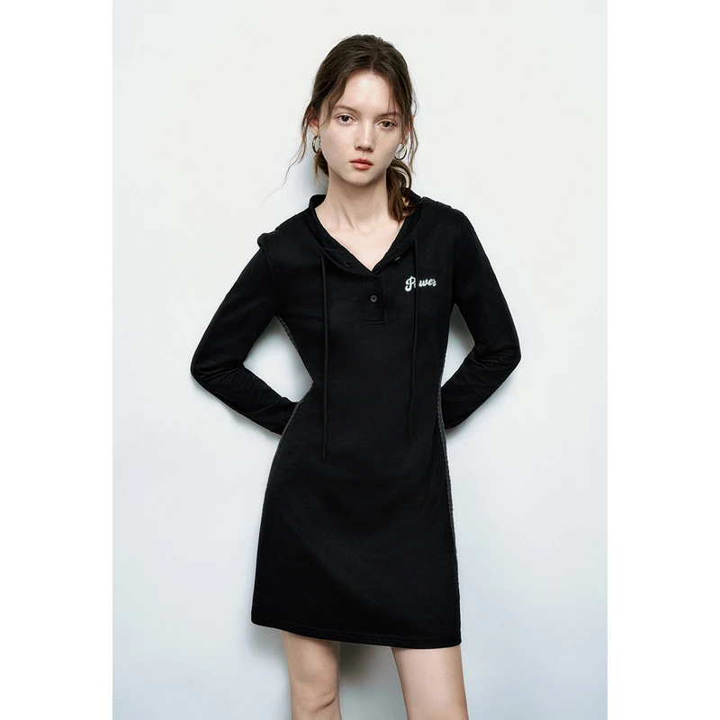 UR季新款女装时尚休闲简约连帽抽绳长袖连衣裙UWL730052