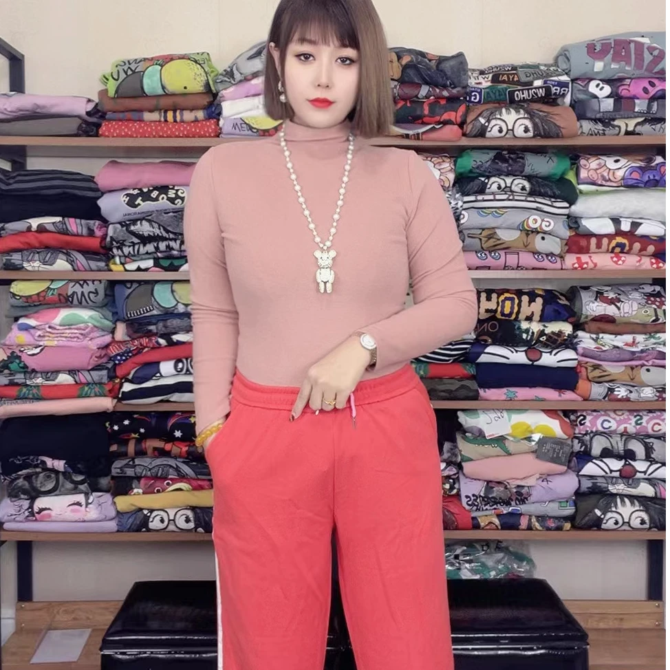 卫裤侧面两条杠.