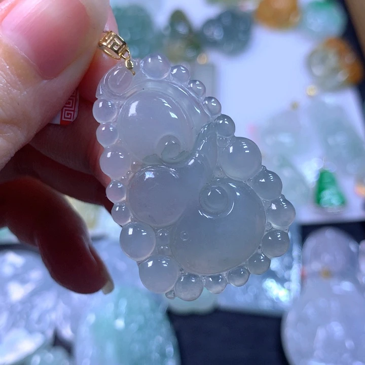 翡翠颈饰18K金镶嵌翡翠