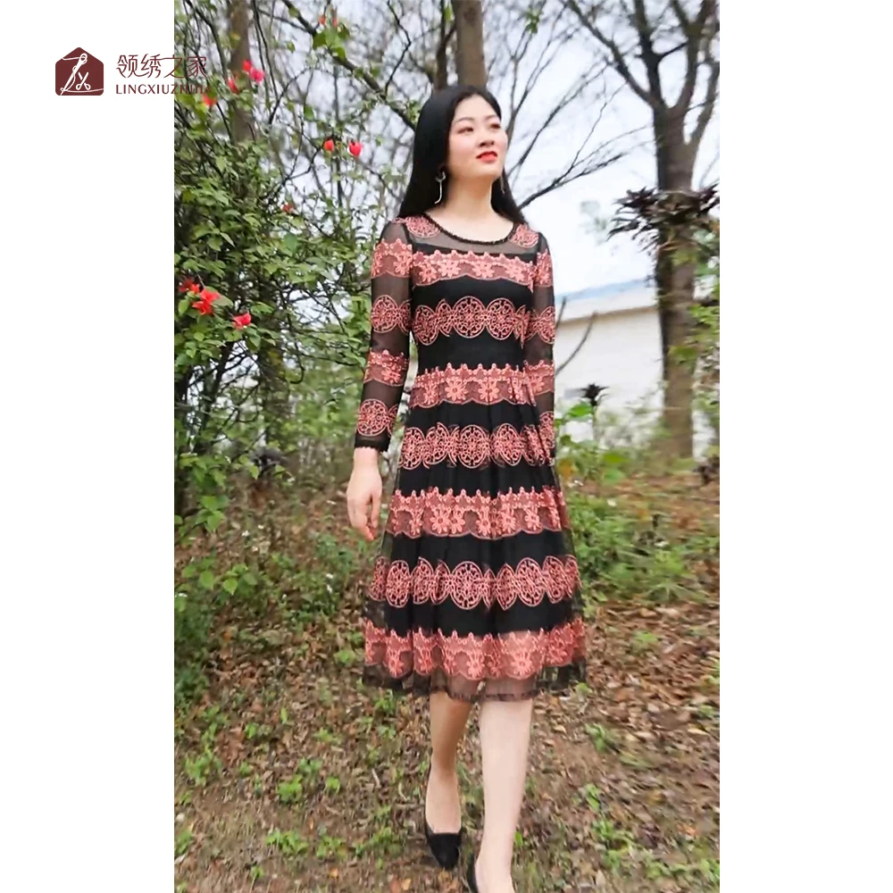 蕾丝绣花连衣裙台湾装妈妈装#L800703H-137秋冬保暖挂脖纯色