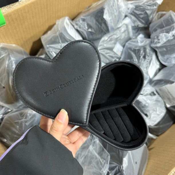 1个装13×10×6cm黑色爱心首饰盒路上难免磕碰一点瑕疵接受不了别拍