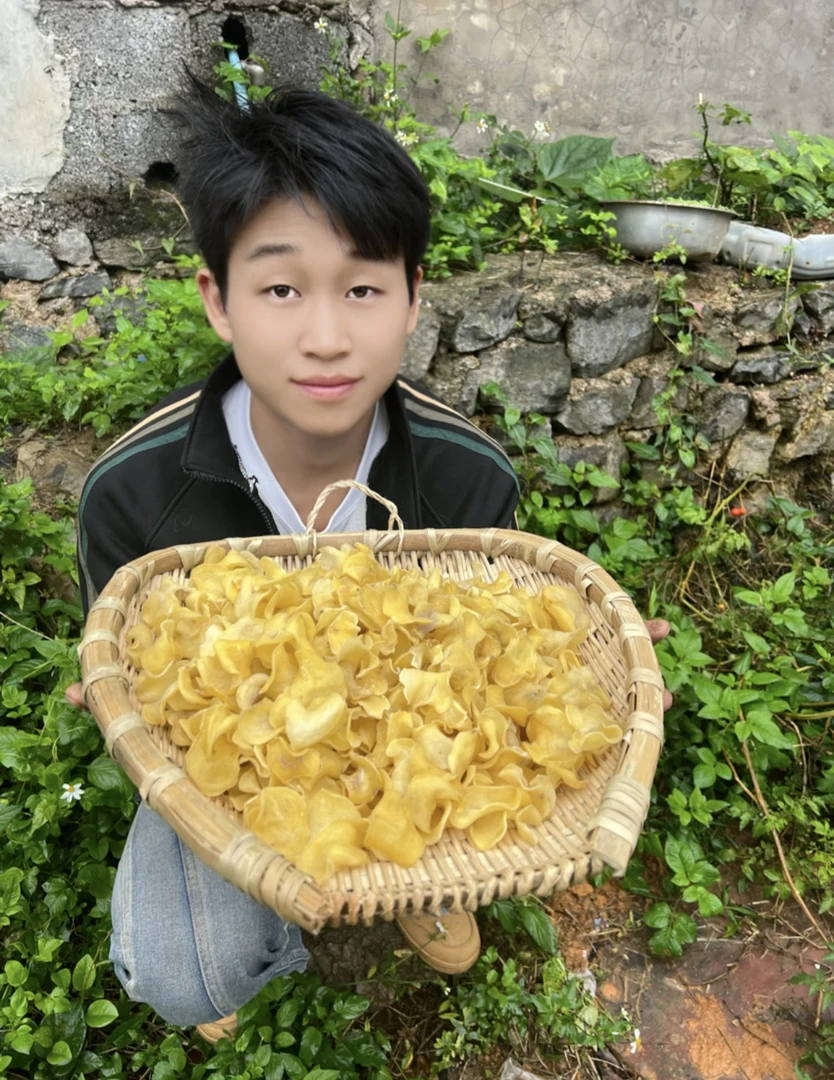小超自家黄心土豆